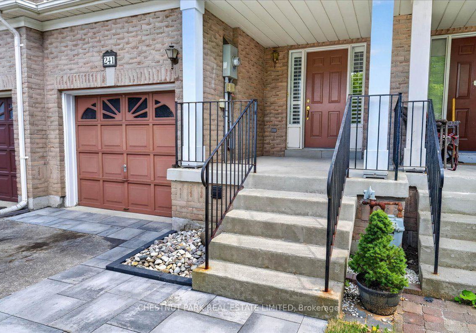 241-banbrooke-crescent-newmarket-ontario-n13626546