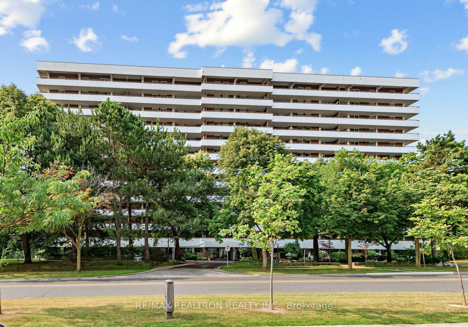 1-royal-orchard-boulevard-markham-ontario-n13626680