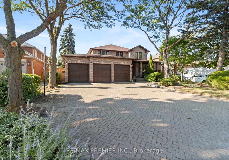 85-calgary-gardens-vaughan-ontario-n13627216