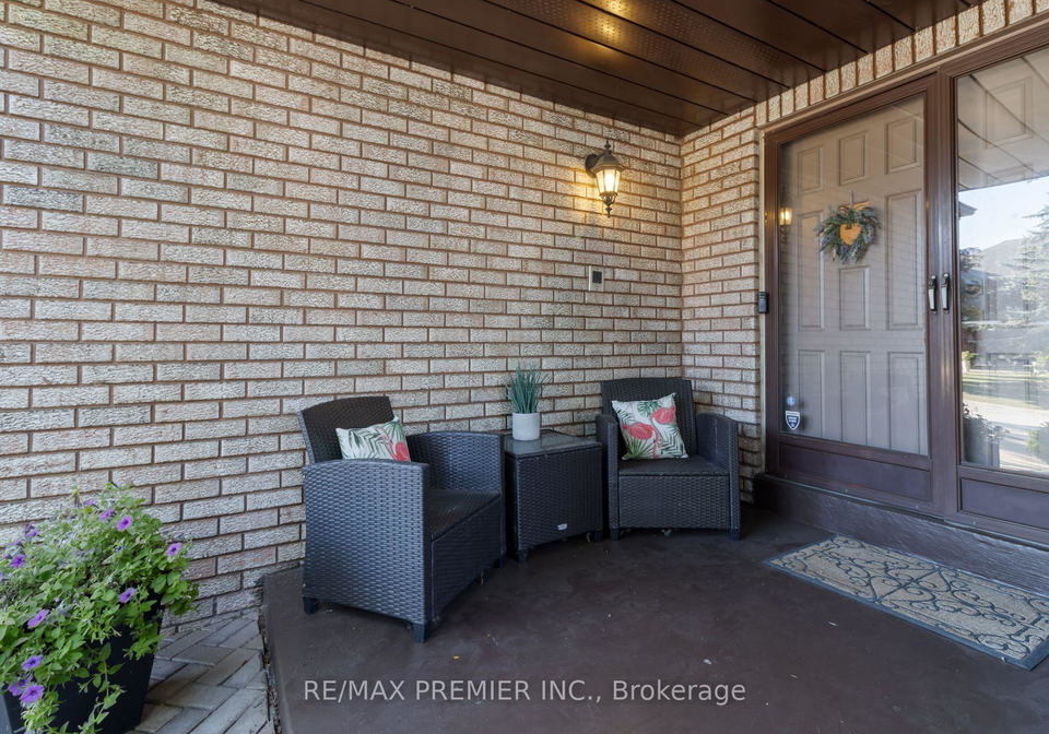 85-calgary-gardens-vaughan-ontario-n13627216