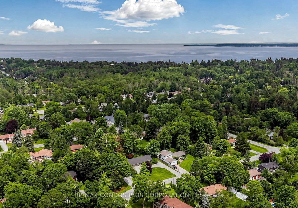 20-southwood-crescent-georgina-ontario-n13627430
