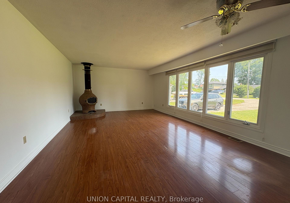 64-canal-street-georgina-ontario-n13627754