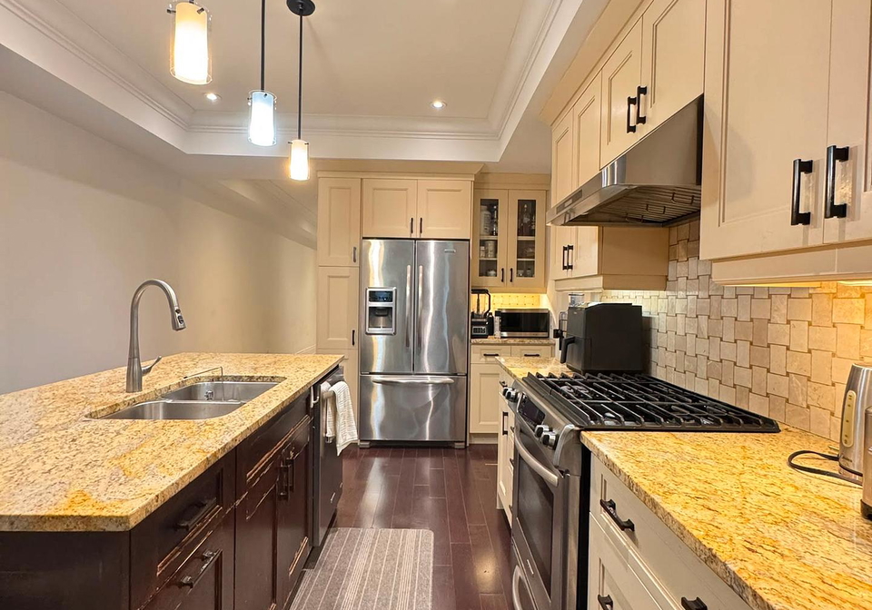 99-hunt-avenue-richmond-hill-ontario-n13627834