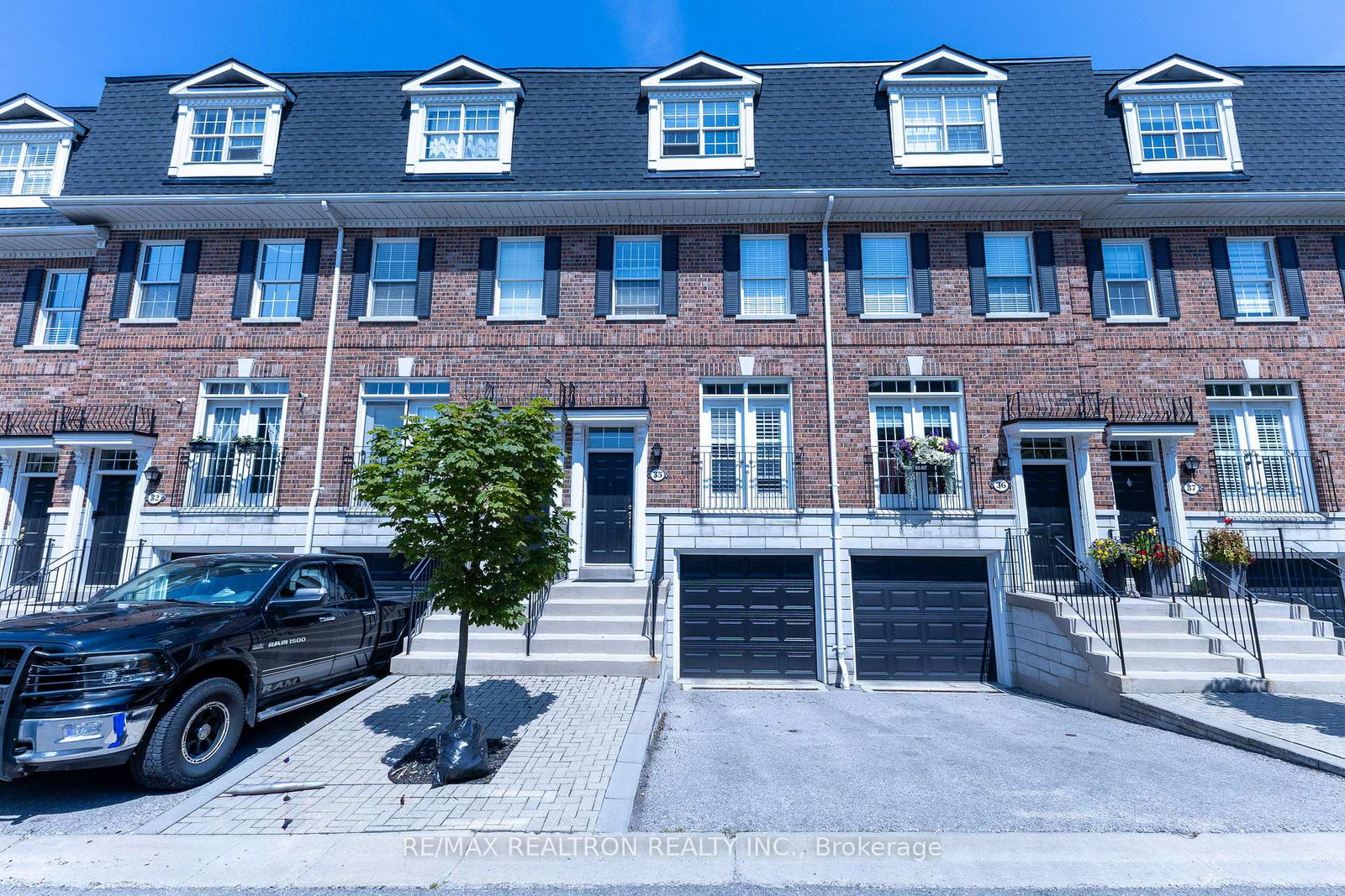 6-leonard-street-richmond-hill-ontario-n13627902