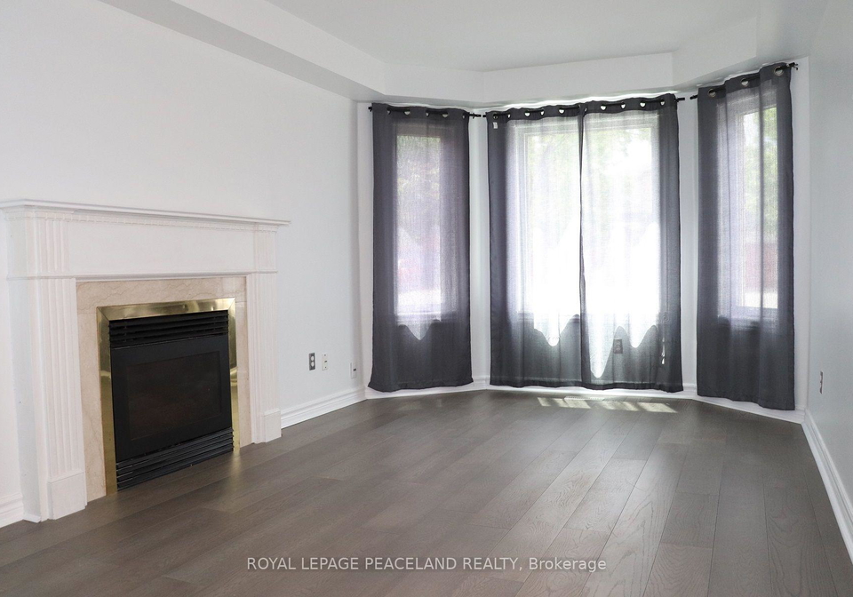 609-walpole-crescent-newmarket-ontario-n13628404
