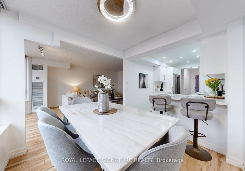175-cedar-avenue-richmond-hill-ontario-n13628494