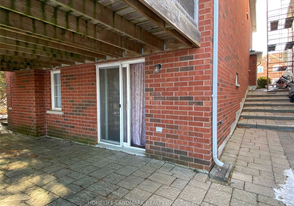 32-escapade-drive-richmond-hill-ontario-n13629322