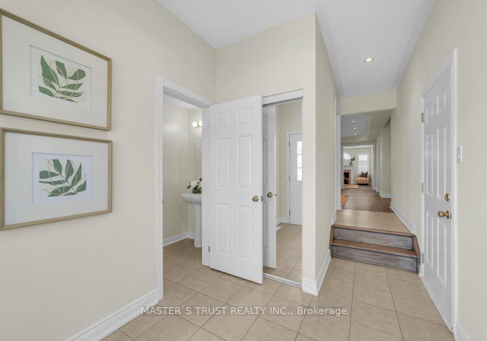 114-herefordshire-crescent-east-gwillimbury-ontario-n13630004