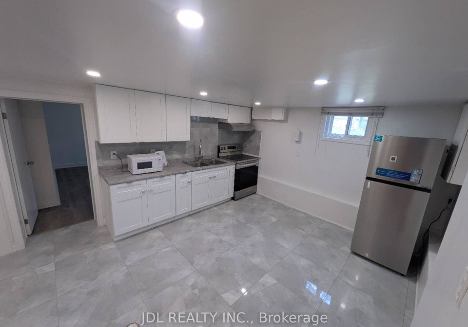 345-centre-street-e-richmond-hill-ontario-n13630530