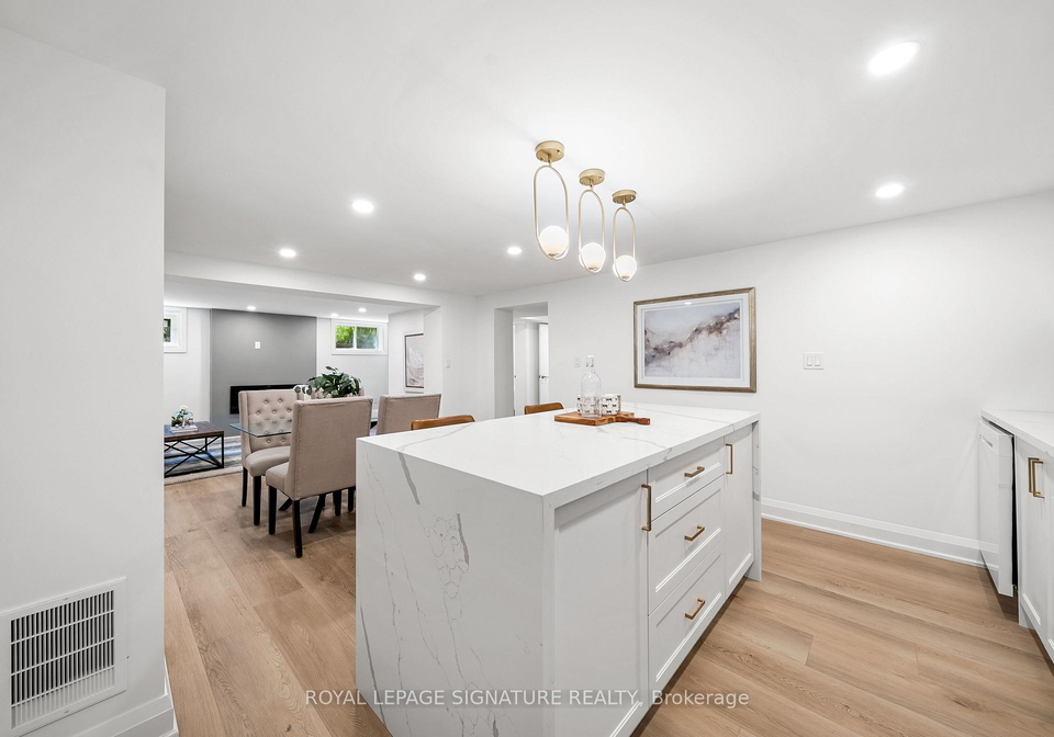247-kathryn-crescent-newmarket-ontario-n13630718