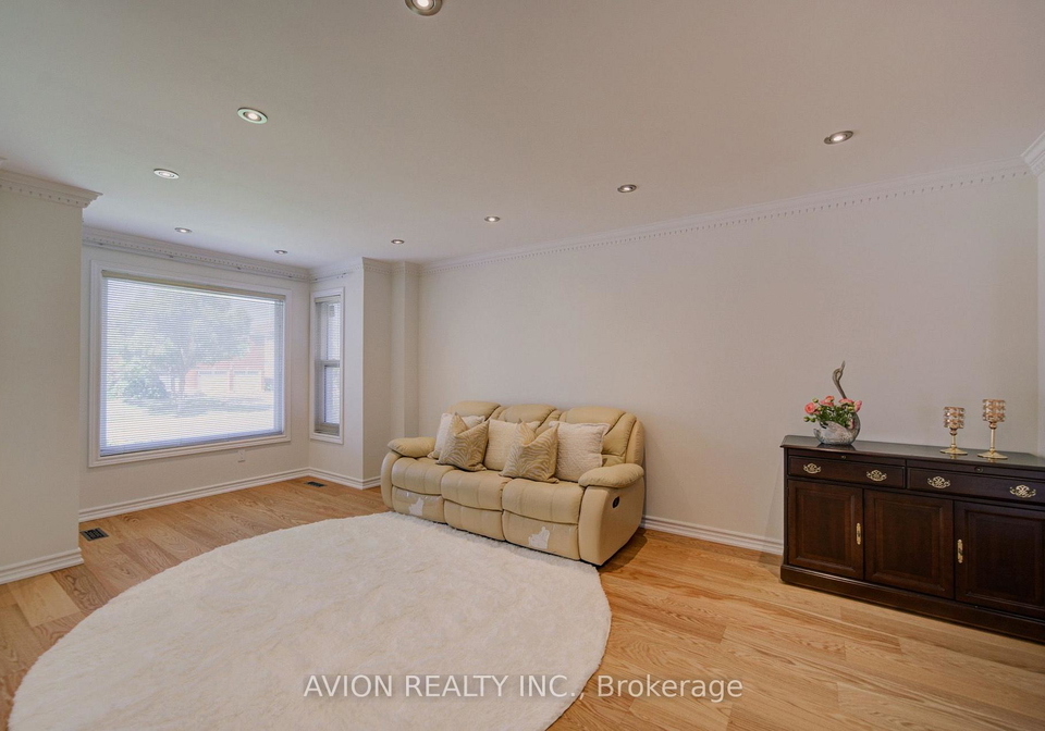 203-valleymede-drive-richmond-hill-ontario-n13631178
