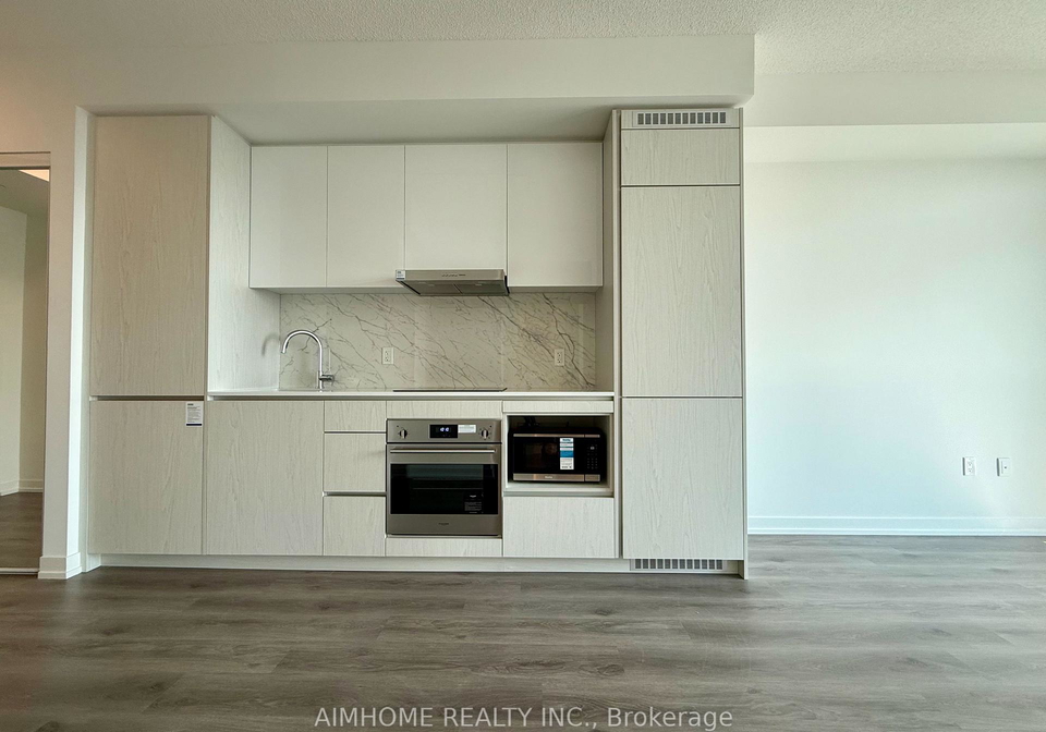 28-interchange-way-vaughan-ontario-n13631836