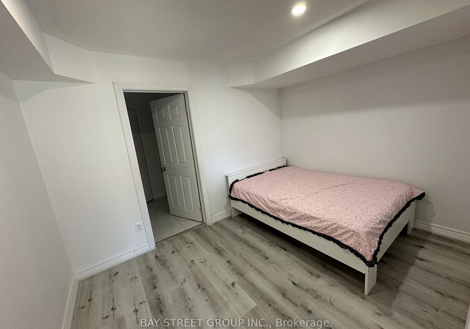 196-colesbrook-road-richmond-hill-ontario-n13632380