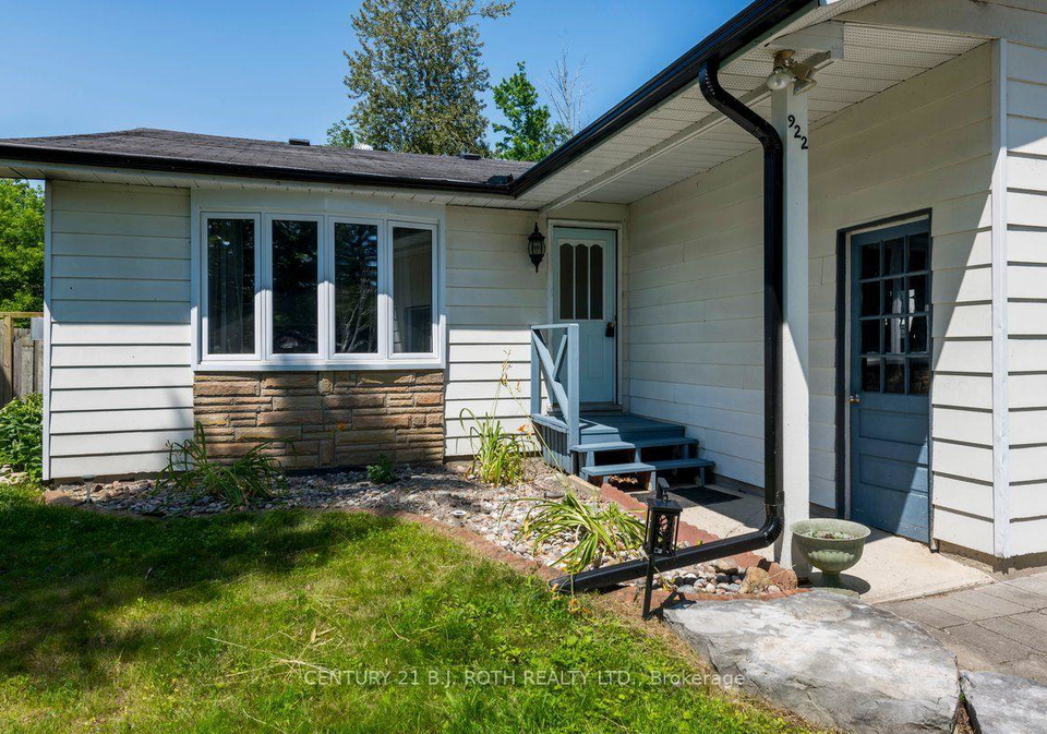 922-elizabeth-avenue-innisfil-ontario-n13632452