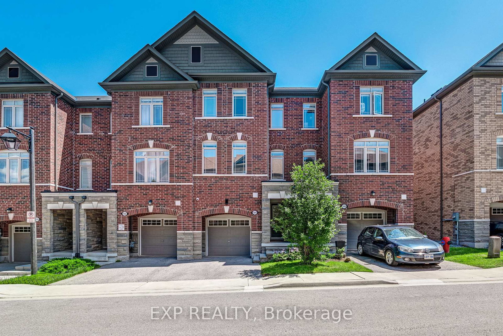 104-gordon-circle-newmarket-ontario-n13633116