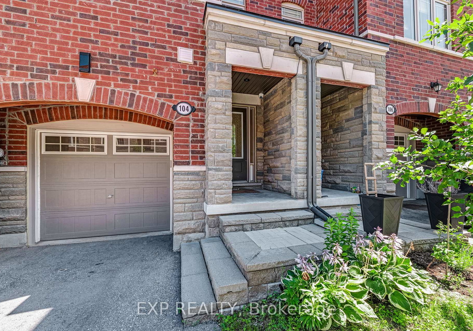 104-gordon-circle-newmarket-ontario-n13633116