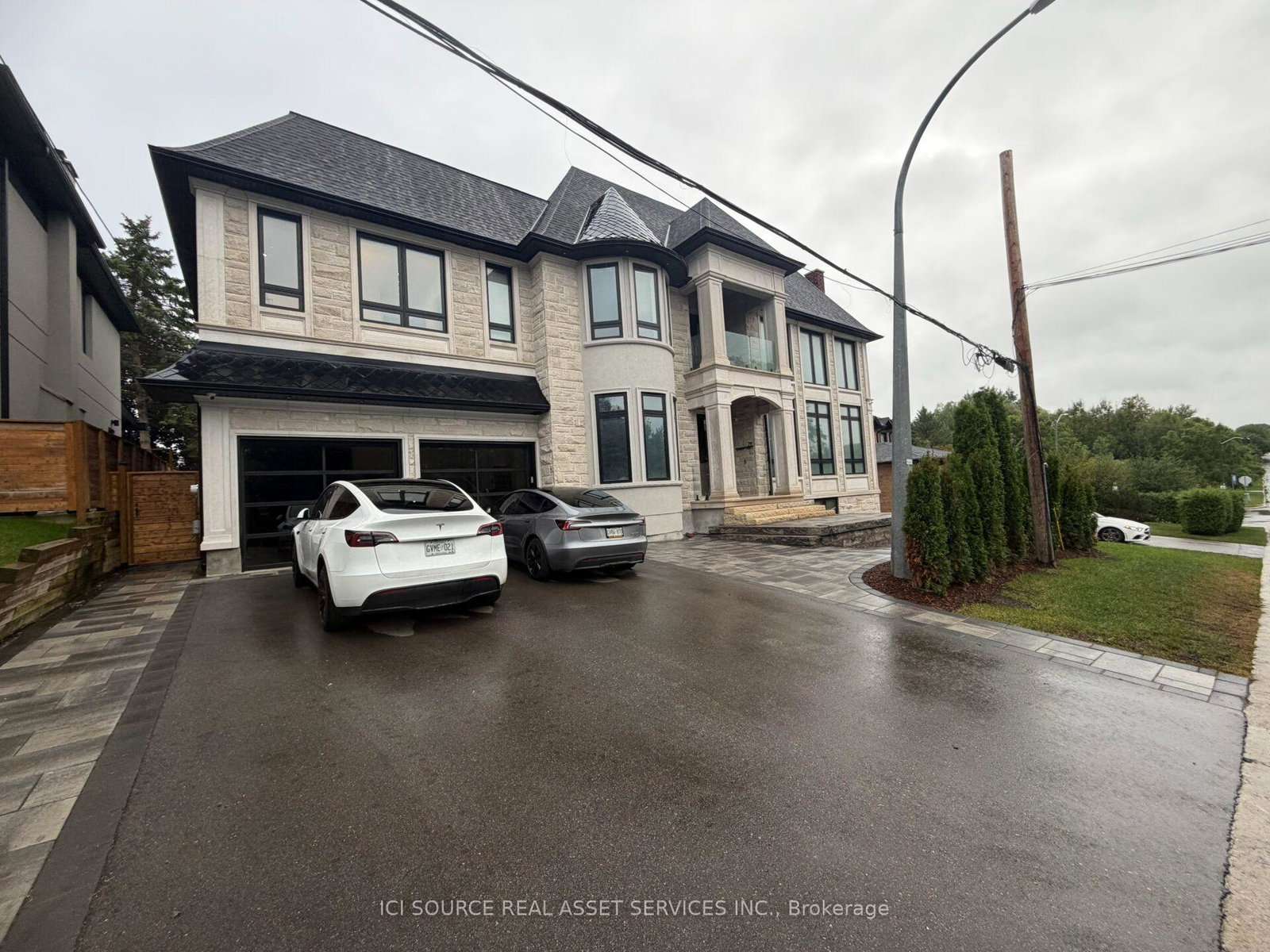 211-kennedy-street-w-aurora-ontario-n13633922