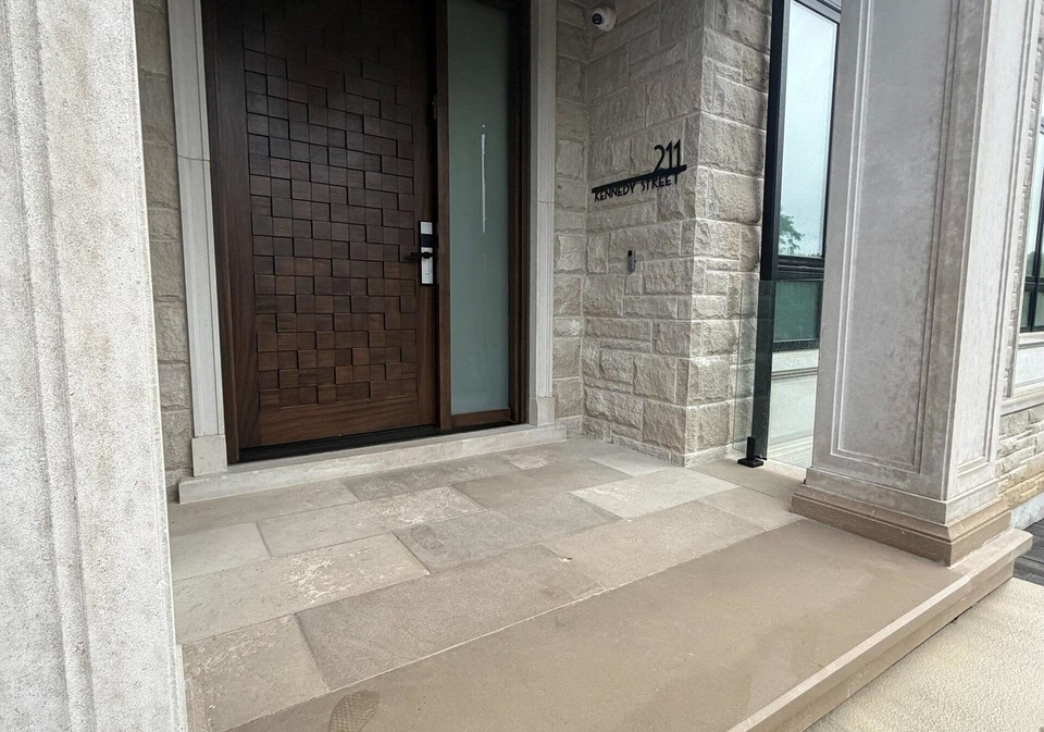 211-kennedy-street-w-aurora-ontario-n13633922