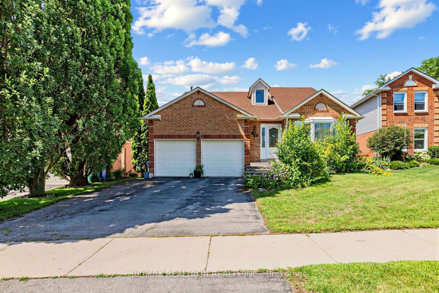 416-alex-doner-drive-newmarket-ontario-n13634272