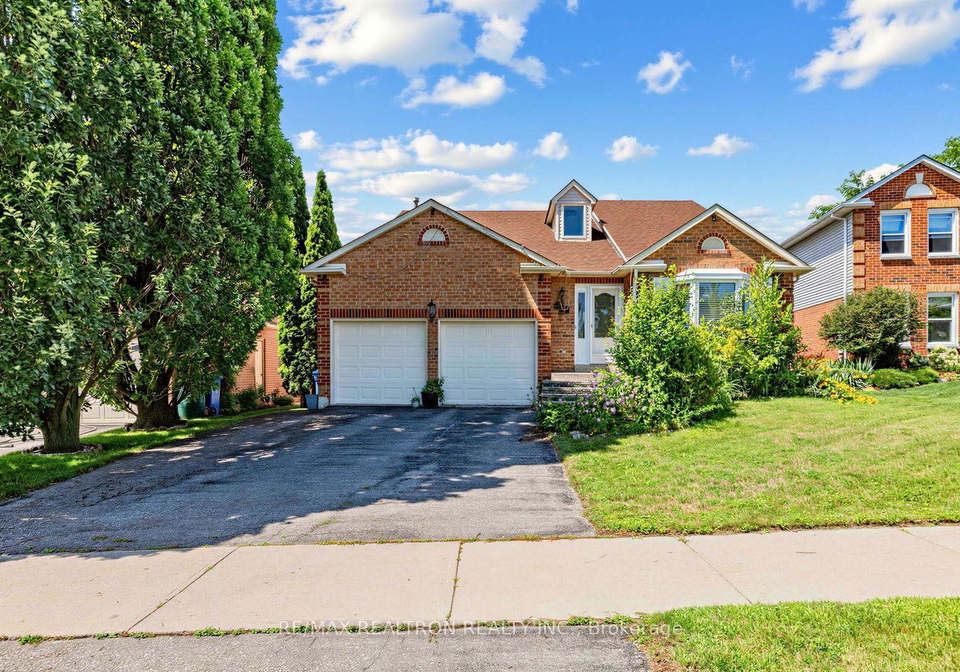 416-alex-doner-drive-newmarket-ontario-n13634272
