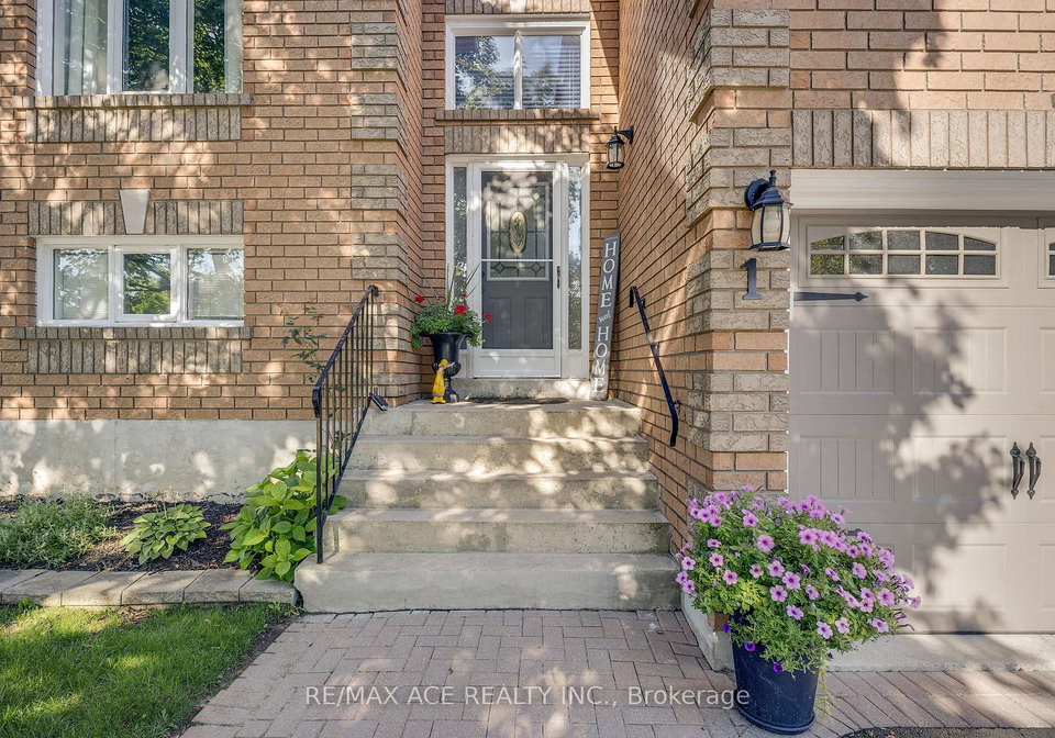 1-margaret-place-georgina-ontario-n13634302