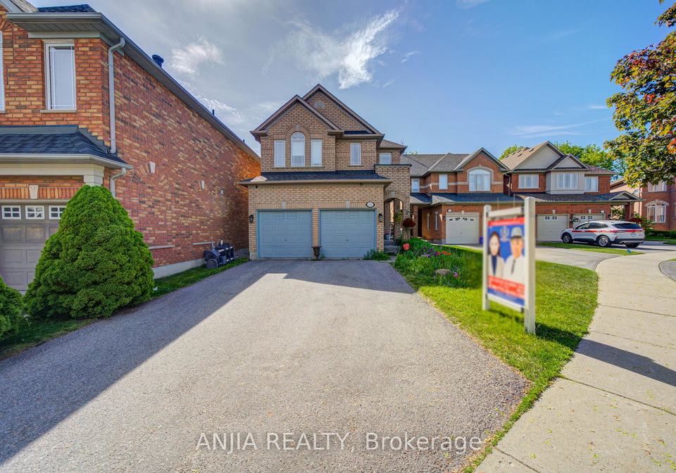 132-estate-garden-drive-richmond-hill-ontario-n13634324