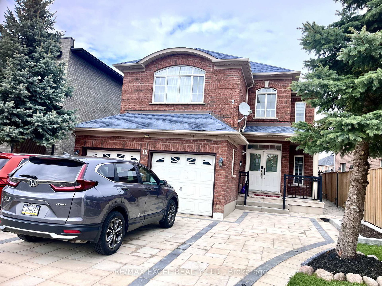 15-leyburn-avenue-richmond-hill-ontario-n13635160