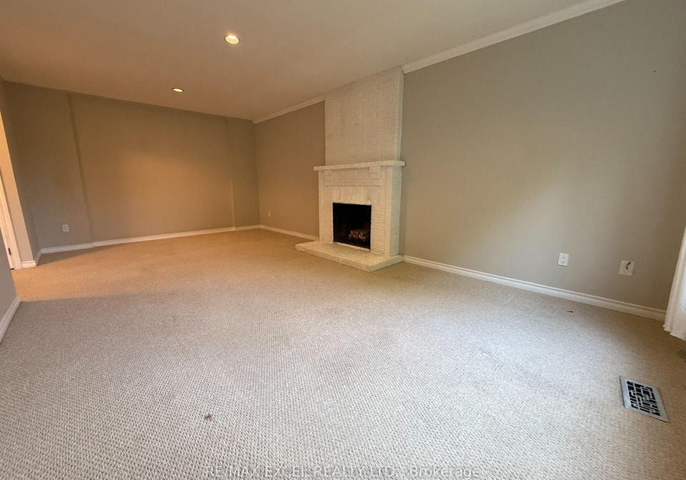 197-lancaster-avenue-newmarket-ontario-n13635194