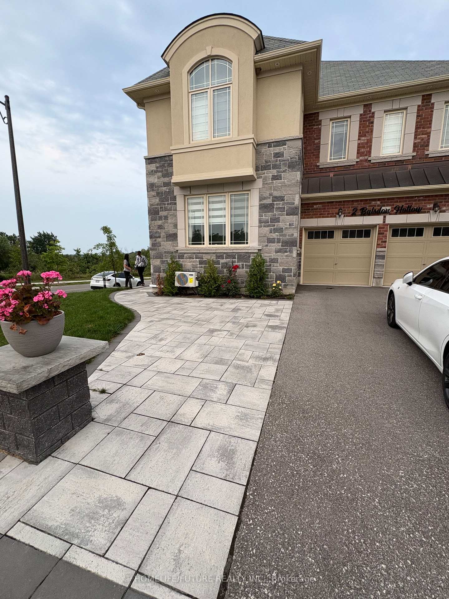 2-balsdon-hollow-east-gwillimbury-ontario-n13635388