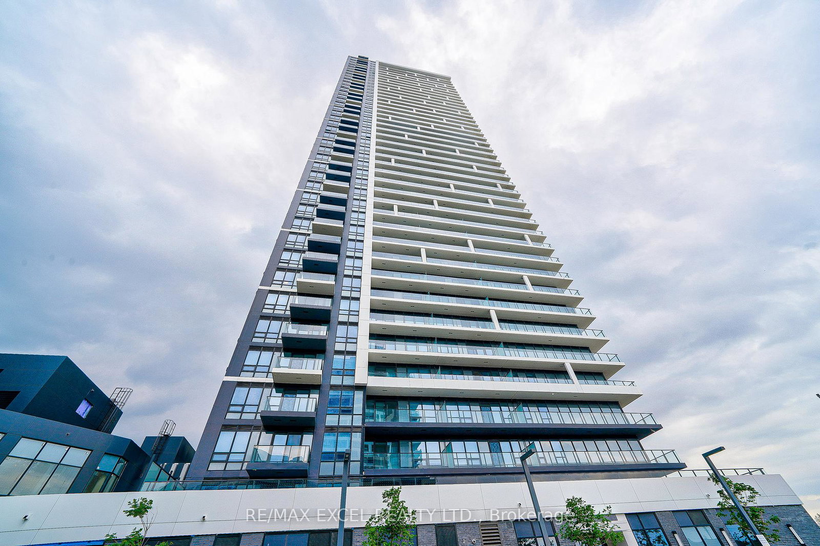 8-water-walk-drive-markham-ontario-n13635962