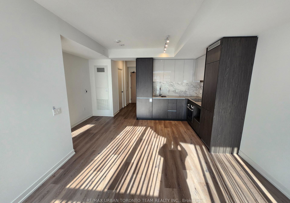 28-interchange-way-vaughan-ontario-n13636282
