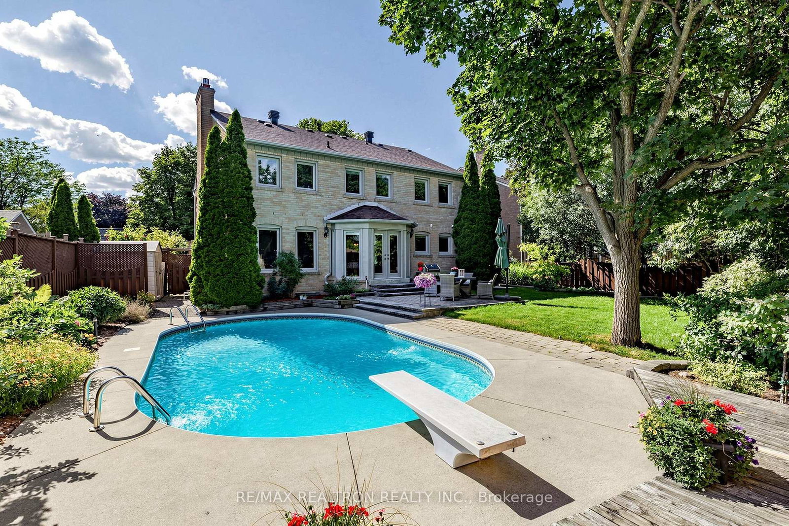 84-ferndell-circle-markham-ontario-n13637078
