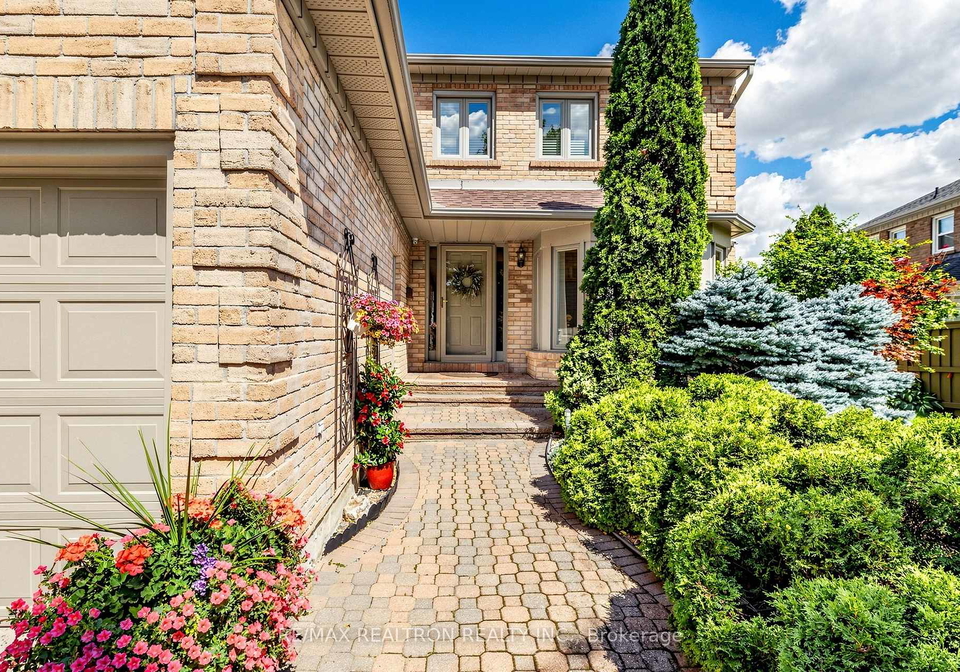 84-ferndell-circle-markham-ontario-n13637078