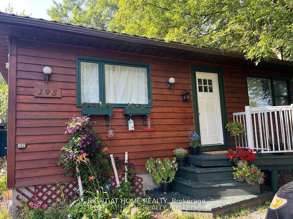 195-lakeland-crescent-richmond-hill-ontario-n13637146