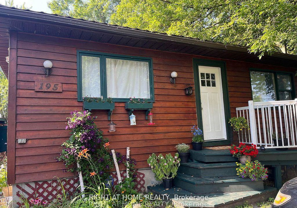 195-lakeland-crescent-richmond-hill-ontario-n13637146