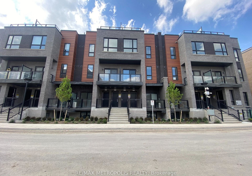14-lytham-green-circle-newmarket-ontario-n13637392
