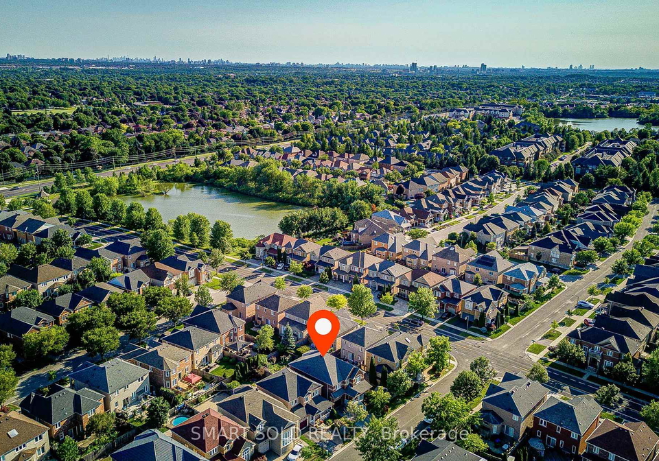 39-victoria-wood-avenue-markham-ontario-n13637772