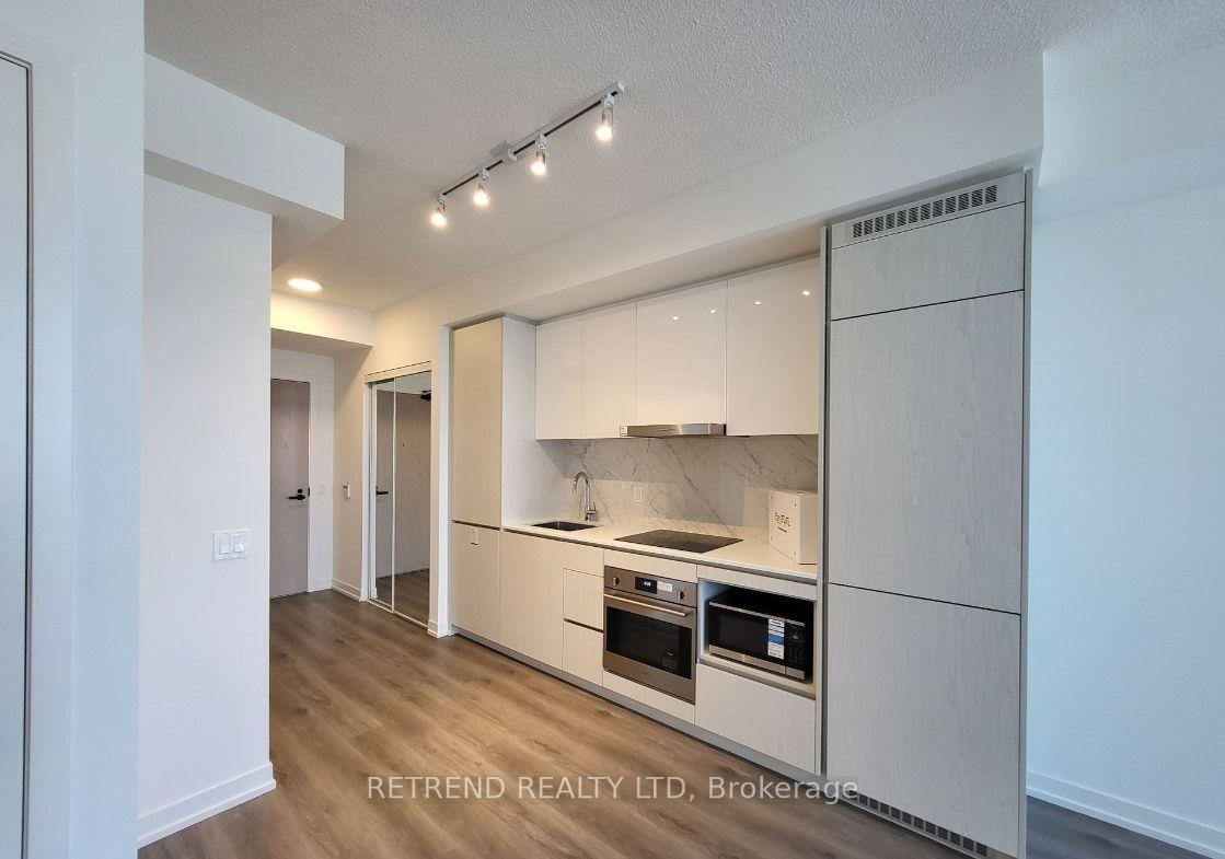 28-interchange-way-vaughan-ontario-n13637812