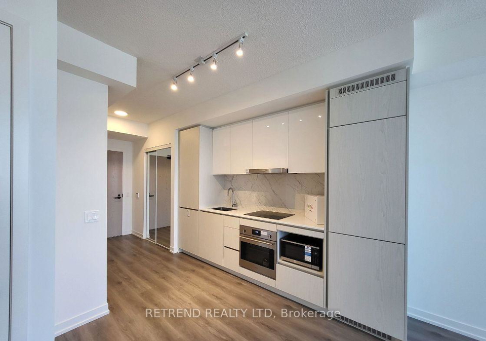 28-interchange-way-vaughan-ontario-n13637812