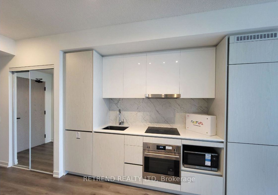 28-interchange-way-vaughan-ontario-n13637812