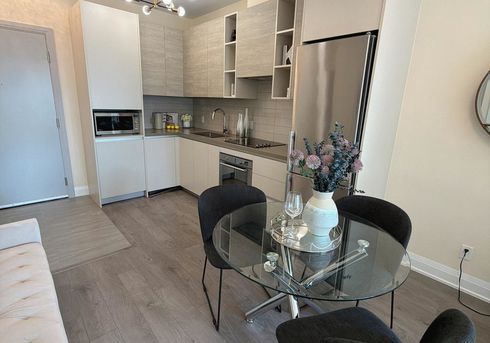396-highway-7-road-e-richmond-hill-ontario-n13637830