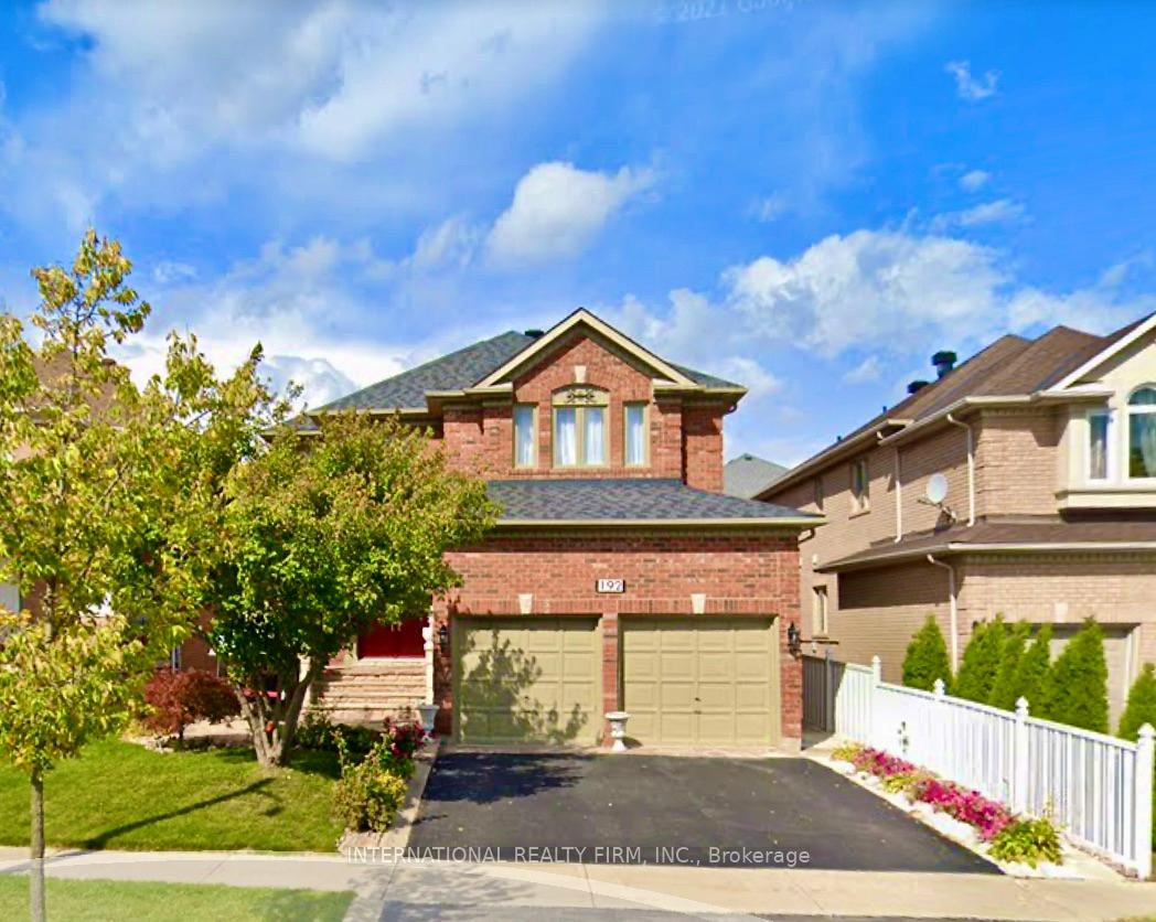 192-canyon-hill-avenue-richmond-hill-ontario-n13638162