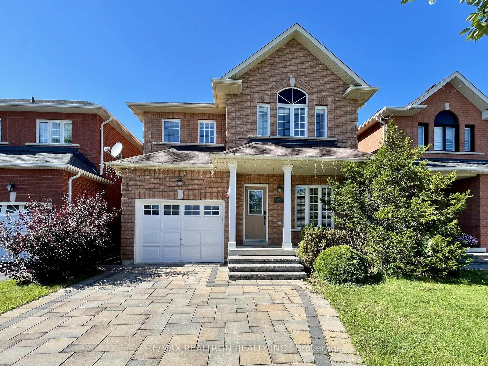 123-woodbury-crescent-newmarket-ontario-n13638190