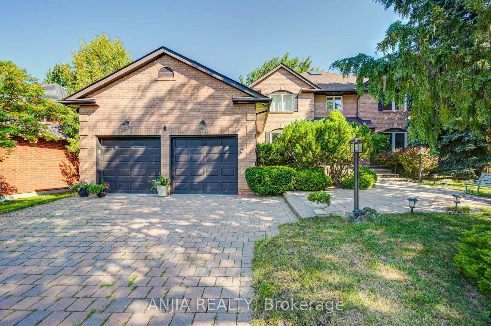 8-calderbridge-crescent-markham-ontario-n13638878
