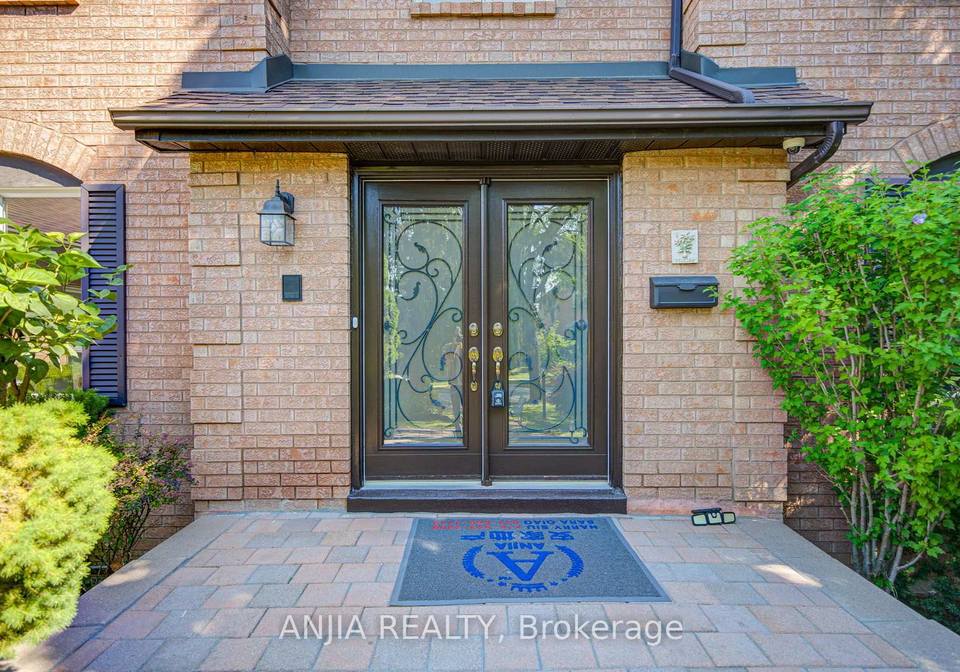 8-calderbridge-crescent-markham-ontario-n13638878