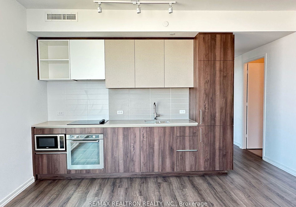 1000-portage-parkway-vaughan-ontario-n13639086