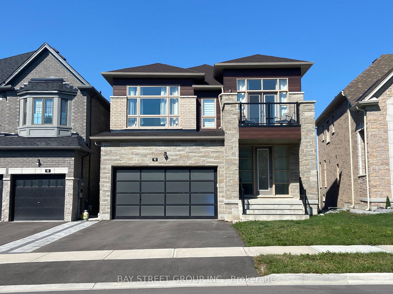 10-upbound-court-east-gwillimbury-ontario-n13639366