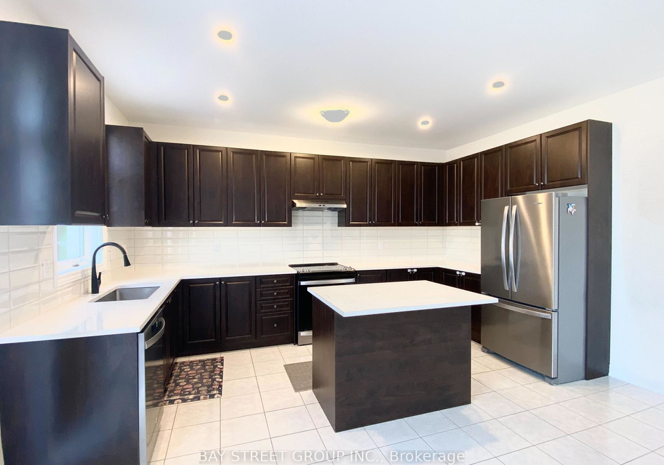 10-upbound-court-east-gwillimbury-ontario-n13639366
