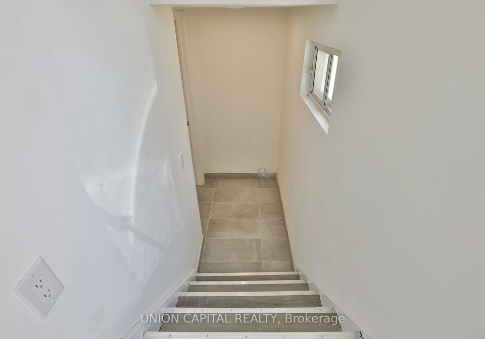 383-neal-drive-richmond-hill-ontario-n13639420