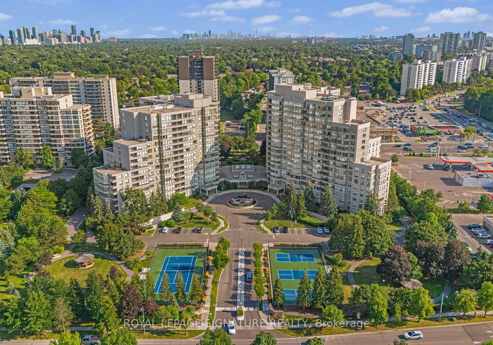 11-townsgate-drive-vaughan-ontario-n13640234